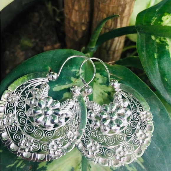 Jerezanas Silver Floral Earrings